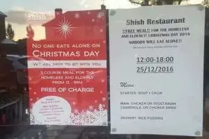 Restoran muslim ini bagikan makanan gratis di hari Natal, salut!