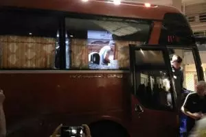 Bus timnas dilempari batu suporter Vietnam, sejumlah penumpang terluka