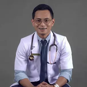 7 Dokter ini ternyata punya suara emas, awas terlena saat disuntik