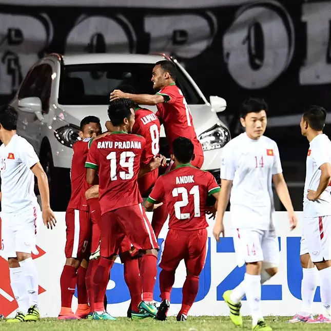 Latihan pakai tiga bek, ini alternatif formasi timnas di final AFF