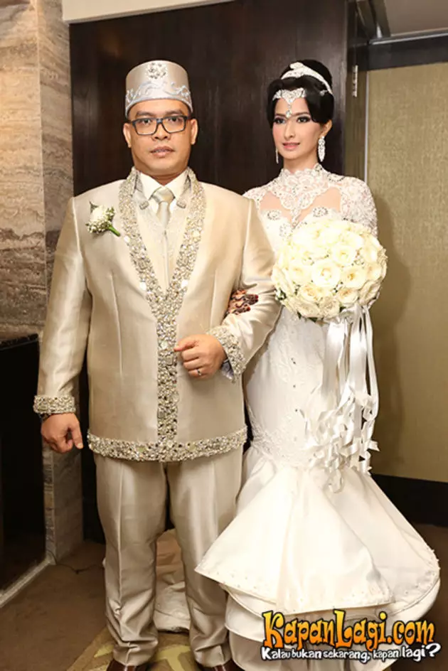 5 Artis cantik ini jatuh ke pelukan bosnya sendiri, bak drama FTV