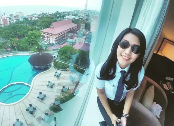 Melinda Alfred, pilot cantik yang juga traveler ini bikin cowok baper