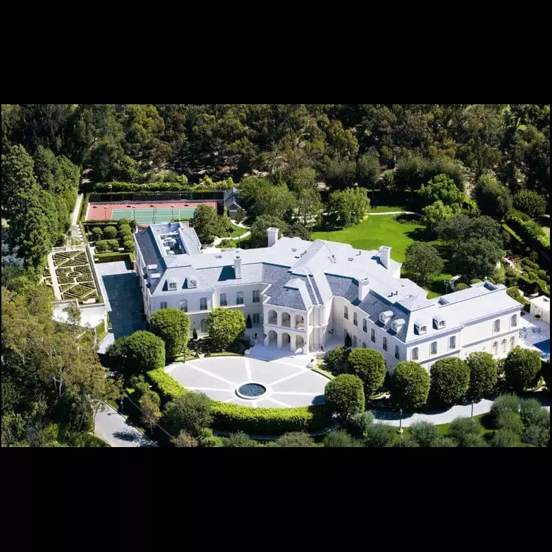 Ini rumah mewah incaran David Beckham, ada 27 kamar mandi lho