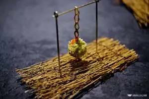 Di Restoran ini kamu dapat menikmati makan malam 'nyeleneh', mau coba?