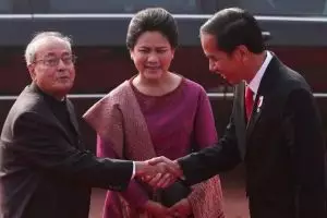 Ini penampakan Jokowi saat menyaksikan final AFF dari luar negeri