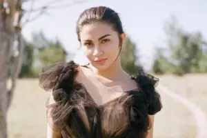 Tak diduga, Ariel Tatum berani pamer foto topless ini di media sosial