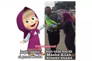 12 Meme kocak sindir kelakuan emak-emak di jalanan, nyakar polisi nih?