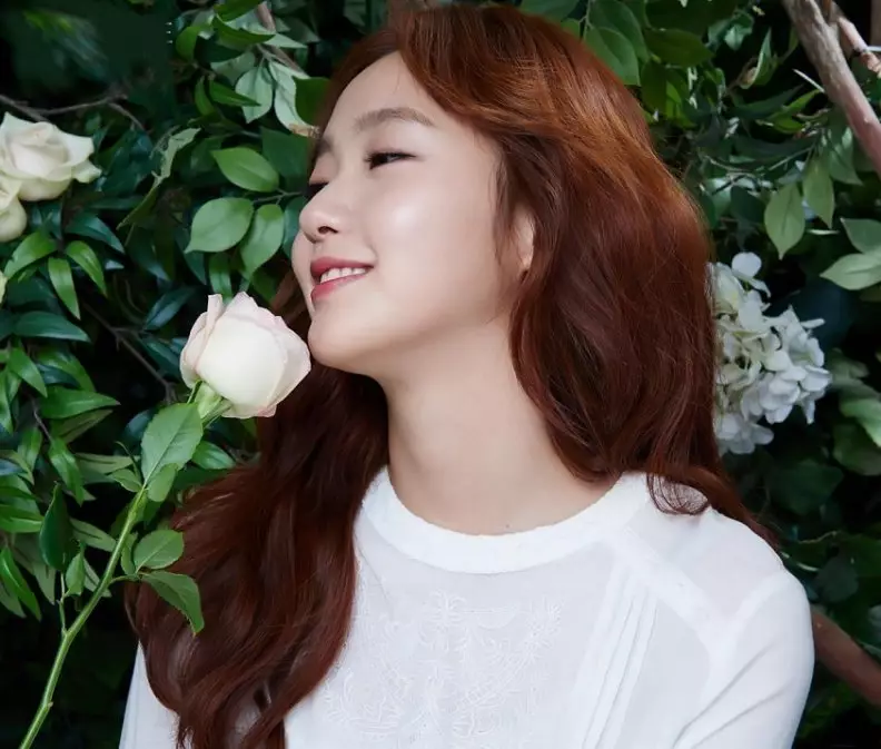 10 Foto bukti Kim Go-eun, pemeran K-Drama Goblin bisa dandan feminin