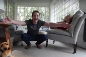 Mark Zuckerberg rekam langkah pertama si kecil pakai video 360