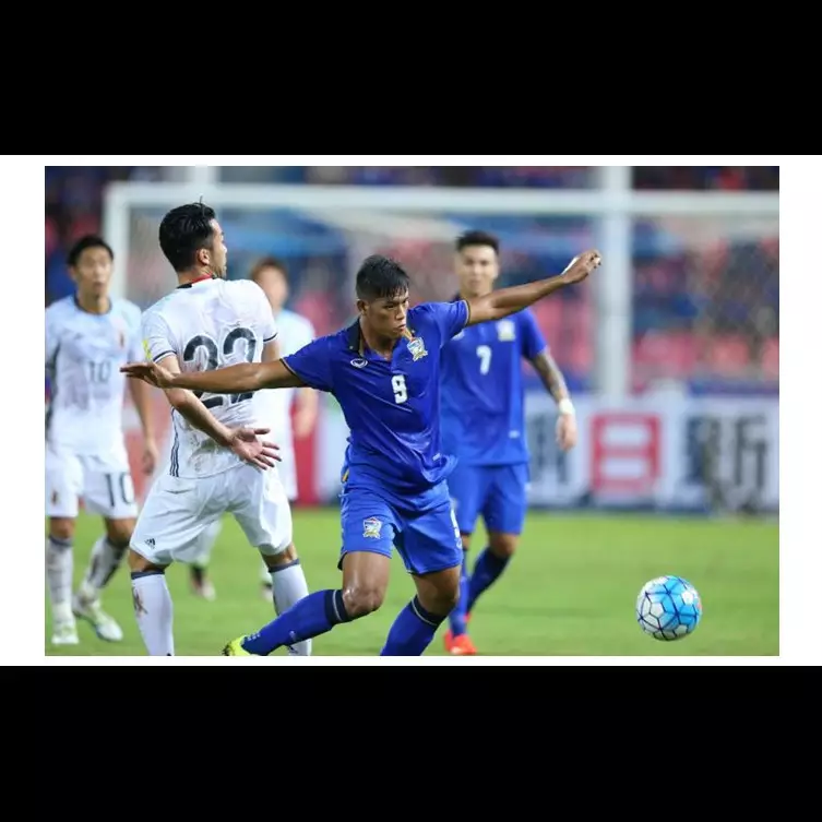 Turun minum, Thailand unggul 1-0 lewat gol kebetulan Siroch Chatthong