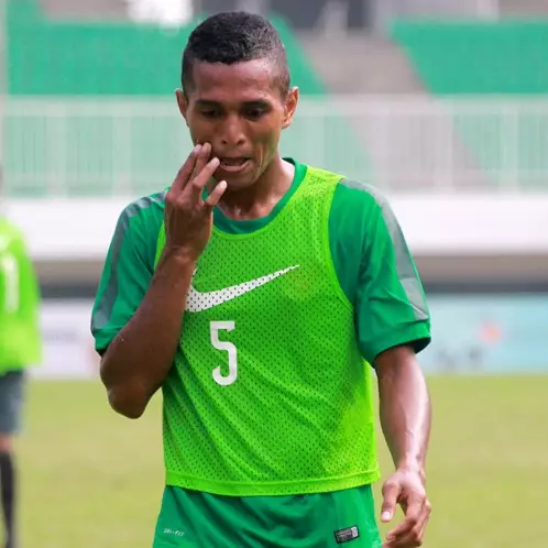 Ini alasan Abduh Lestaluhu tendang bola ke tribun official Thailand