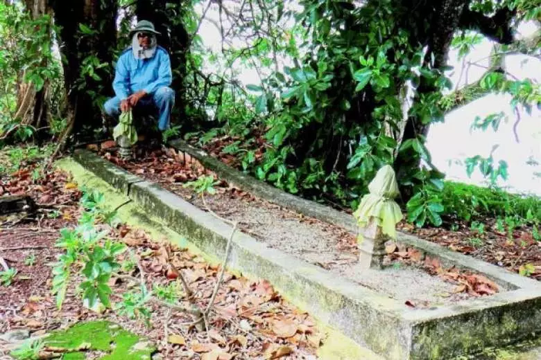 Melebihi ukuran normal manusia, panjang makam ini menjadi misteri