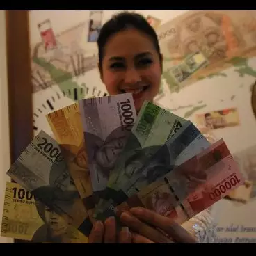 11 Wajah sosok ini bakal kamu temukan di uang baru RI, kenalan yuk