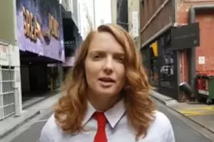 Remaja bule ini bikin lagu rap soal Bung Karno, keren abis lho