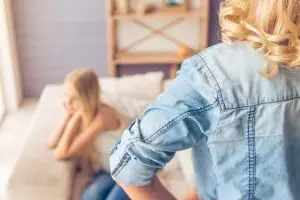 Saat 'perang dingin' dengan ibumu, 7 momen ini pasti kamu alami