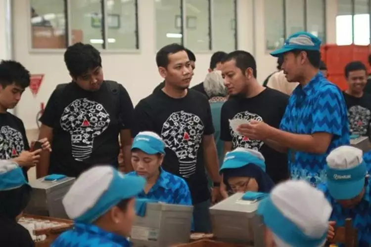 15 Anak muda Indonesia dilatih bikin inovasi produk internet & desain