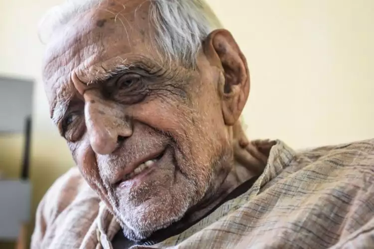 Berhati mulia, Kakek 98 tahun ini terus berjuang untuk kaum miskin
