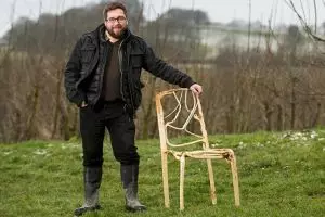 Ajaib, pria ini kembangkan pohon yang bisa tumbuh kursi