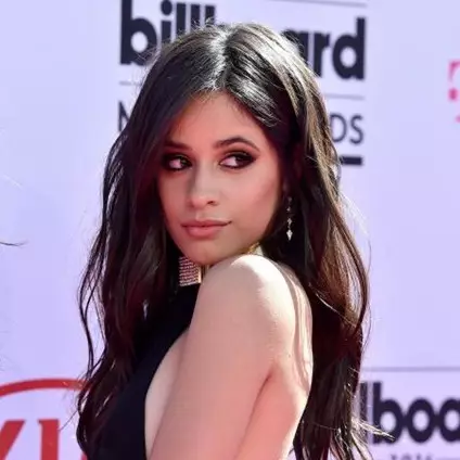 15 Foto Camila Cabello, eks Fifth Harmony, ini bikin cowok deg-degan