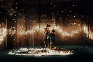 Pemanjat tebing ini lamar kekasihnya pakai cara romantis, so sweet