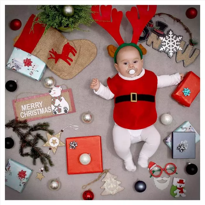 12 Foto bayi saat jadi model kalender ini bikin gemes deh