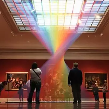 6 Foto indahnya 'cahaya pelangi' di ruangan ini bikin betah melihatnya