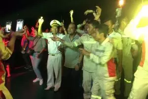 Begini serunya merayakan pergantian tahun di atas kapal laut