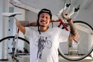 5 Seleb ini punya hobi bersepeda, mau dong diajak gowes