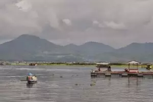 Meski fasilitas minim, ini sebab wisatawan asing suka ke Waduk Jangari