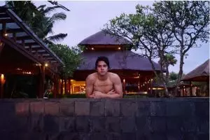 Foto liburan Al Ghazali  di Gili Trawangan ini bikin heboh