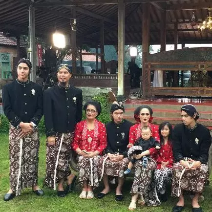 7 Foto seru tedak siten Baby R, anak bungsu Ahmad Dhani-Mulan Jameela