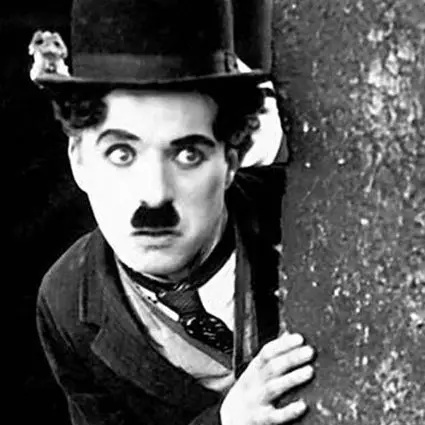 4 Video pendek film Charlie Chaplin bukti komedi senyap lucunya abadi