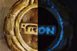 Tampilan pie glow in the dark, apa rahasianya ya? 