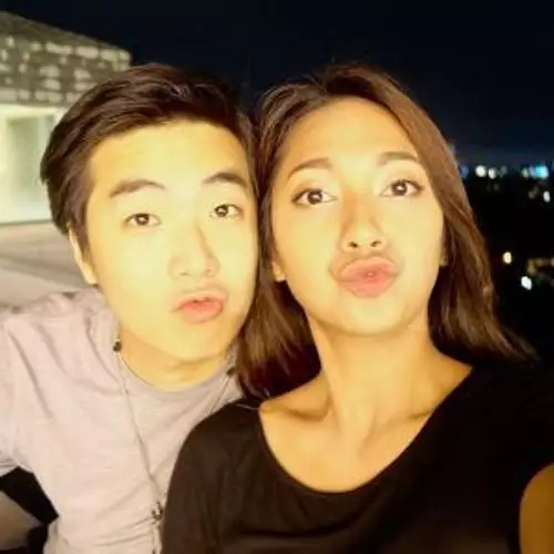 10 Potret gaya pacaran Dinda Kirana dengan cowok Korea, mirip K-Drama