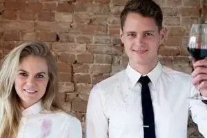 Kemeja putih ini cocok buat kamu yang selalu ceroboh, apa istimewanya?