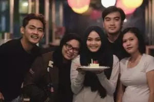 Rina Nose dapat kejutan ulang tahun dari mantan suami, romantisnya