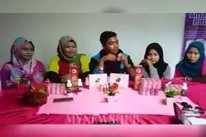 Pria usia 19 tahun ini ternyata sudah memiliki empat istri cantik