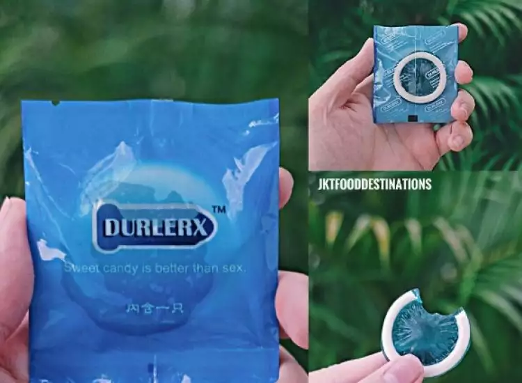 Kemasan dan bentuk permen yang mirip kondom ini bikin tepuk jidat