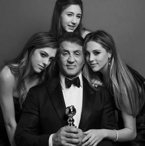 8 Foto cantiknya tiga putri Sylvester Stallone yang kini sudah dewasa