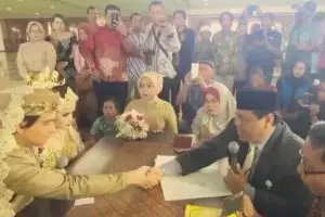 Sempat tertunda, Lucky Hakim akhirnya menikah juga dengan Syahrini KW