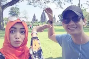 Didoakan jodoh, ini 12 potret mesranya Rumana & Robby di dunia nyata