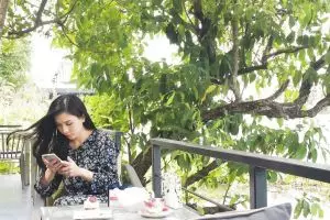 Restoran ini larang keras pengunjungnya mainkan smartphone, kenapa ya?