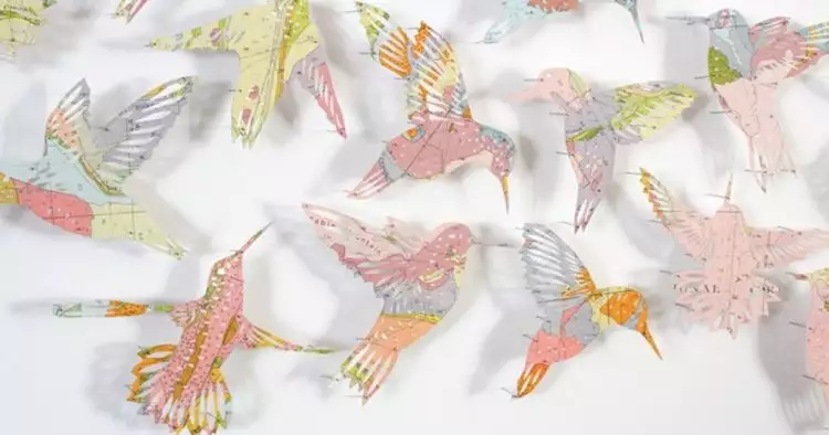 10 Burung cantik ini ternyata terbuat dari peta bekas, top abis