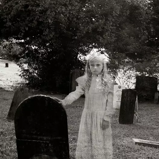 12 Tempat ini jadi inspirasi buat film horor, Indonesia mana aja ya?