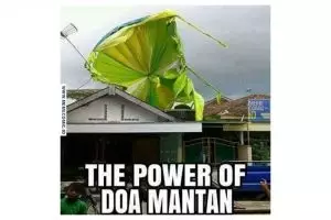 Tak cuma bikin baper, 10 meme seputar mantan ini juga lucu abis