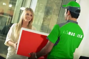 Tak diduga, gadis cantik ini tawari nginap pengojek online di rumahnya