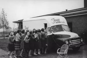 15 Foto mobil perpustakaan jadul ini bukti minat baca tinggi dari dulu