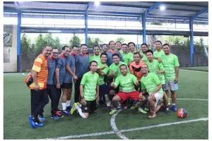 10 Foto keseruan Presiden Jokowi main futsal lawan wartawan Istana