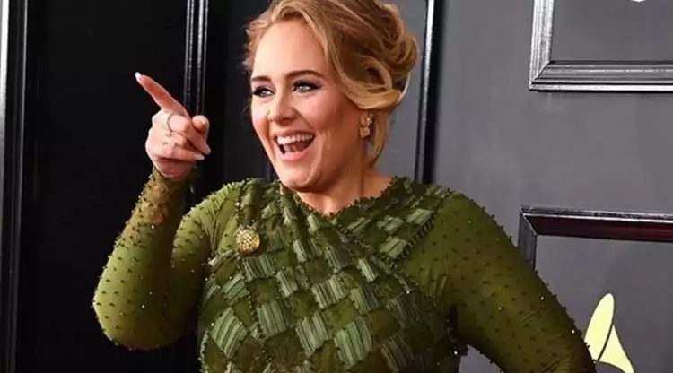 Adele borong piala lewat 'Hello' di Grammy Awards, kategori apa aja?