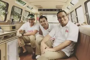 5 Potret Anies-Sandi bareng sederet artis top, Oke Oce banget kan?